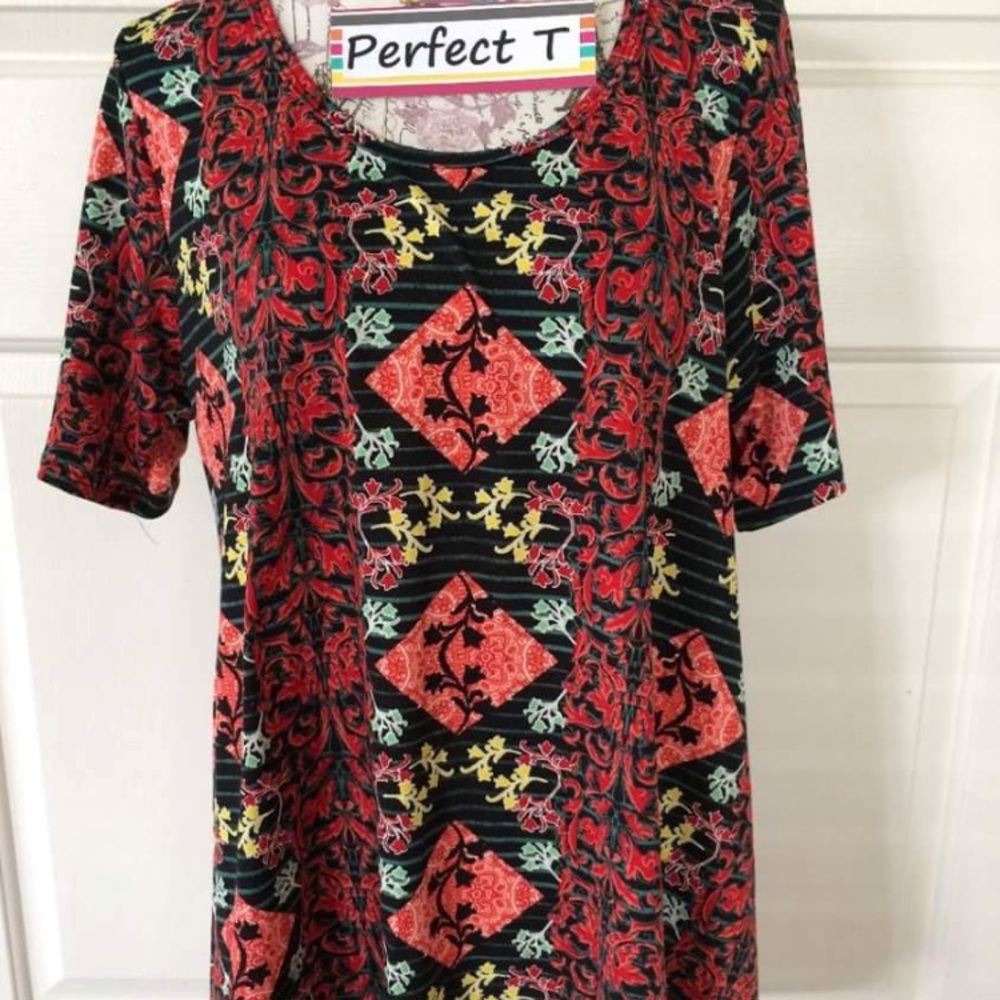 LuLaRoe XL Perfect T